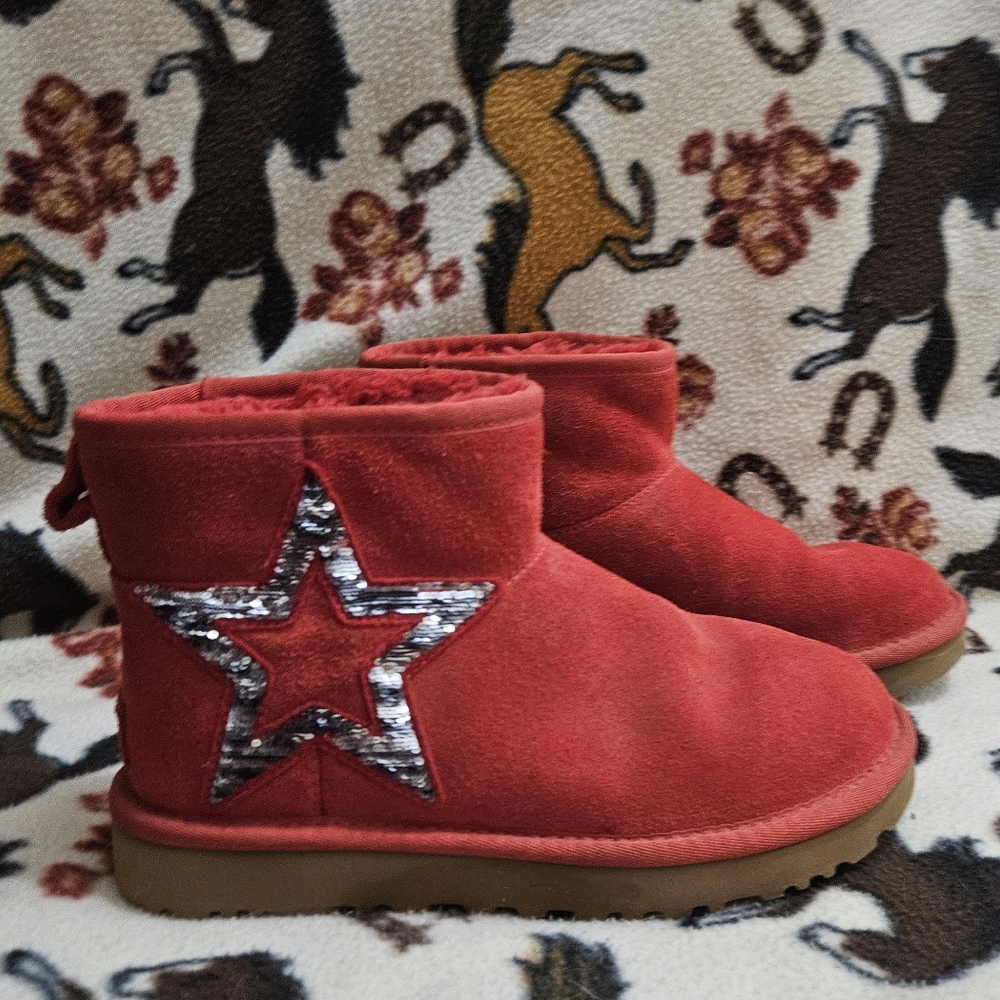 Womens 6 Red UGG Mini Star Boots